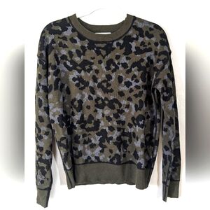 by Anthropologie Ethan Crew Neck Leopard Print Sweater Green Gray Black Small
